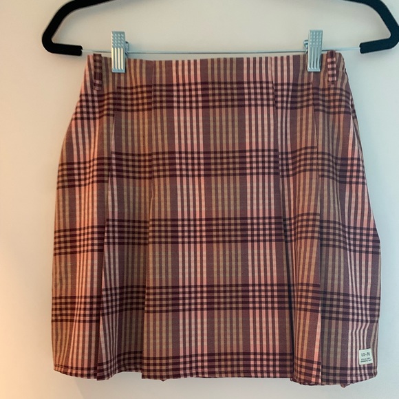 Pleated plaid mini skirt - Picture 6 of 8